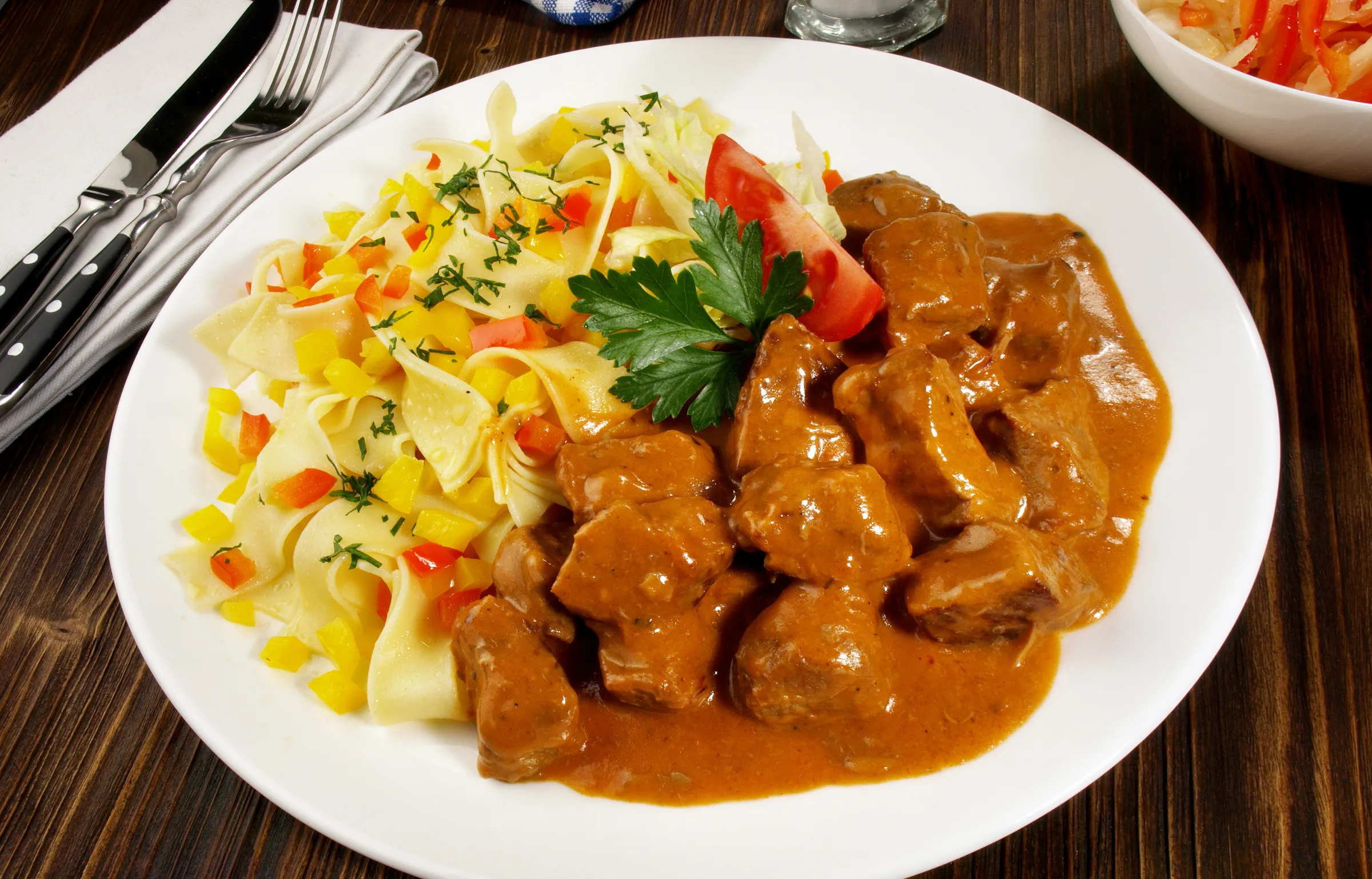 Nudeln mit Gulasch